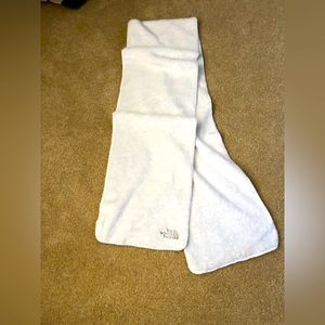 North face scarf